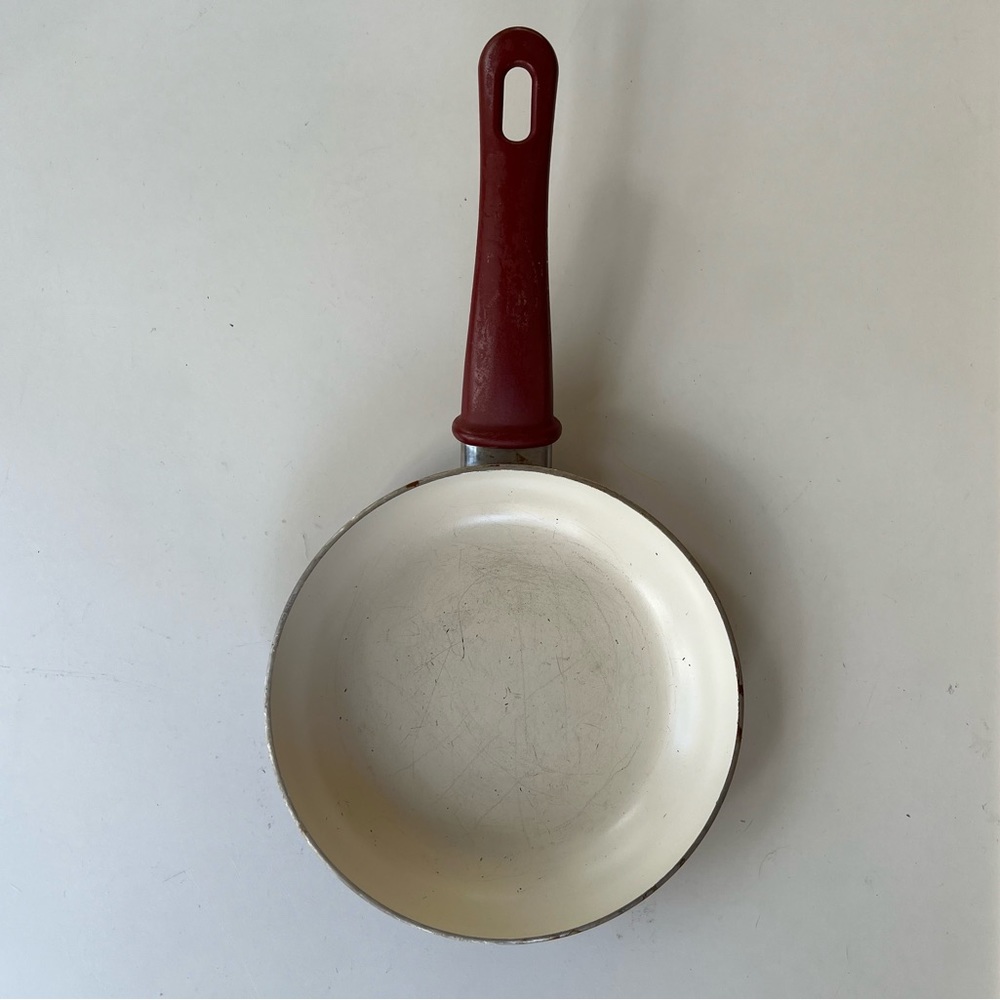 Small red frying pan
